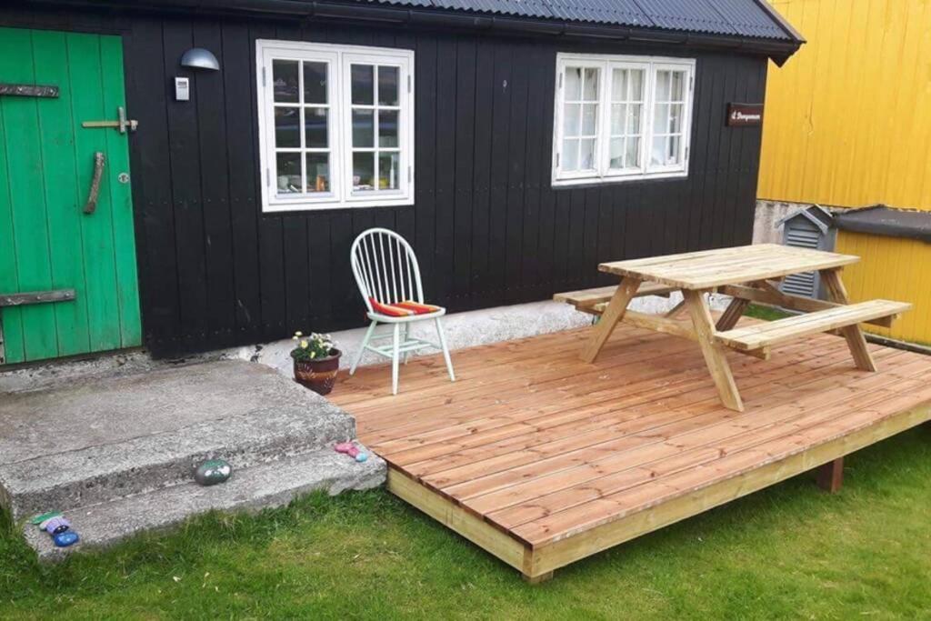 Charming Old Style Shanty Hvalba Exteriör bild